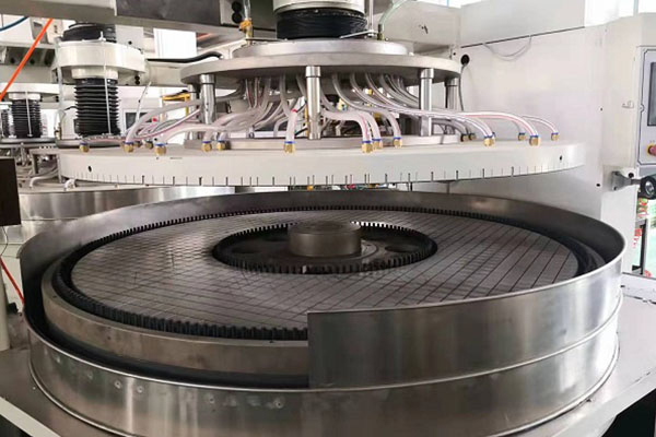 Optical Glass Double-Sided Polishing Machine Is Used To Prepare Optical Glass Equipment.